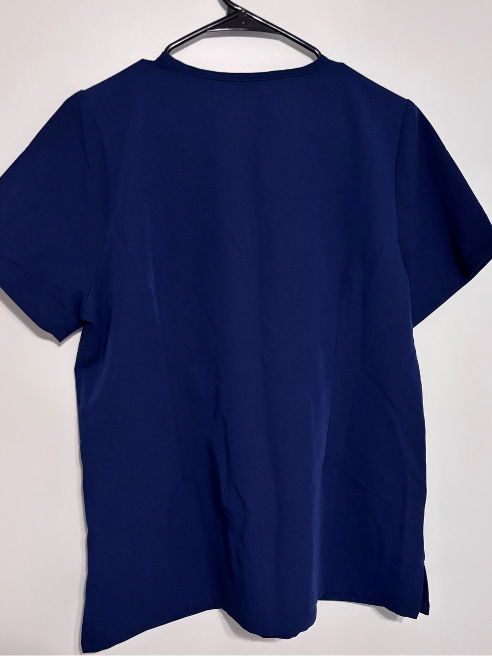 Bundle of 4 Women’s V-Neck Tunic Scrub Top in Blues and Green - Picture 12 of 16